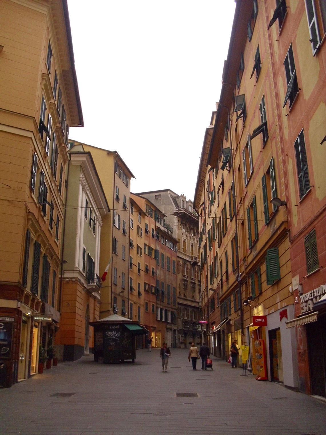 3 Dicembre, Genova: la via degli artigiani